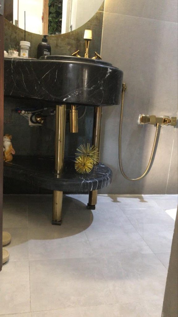 قبل و بعد از بازسازی سرویس بهداشتی