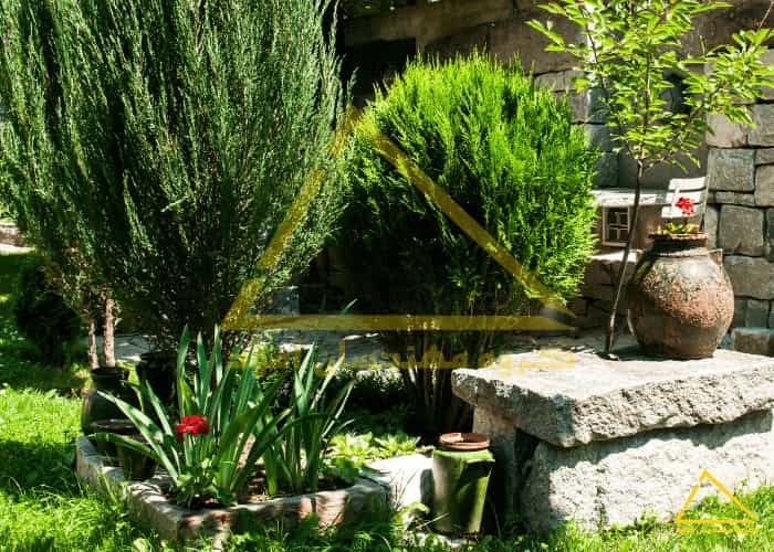 محوطه سازی ویلا سنتی